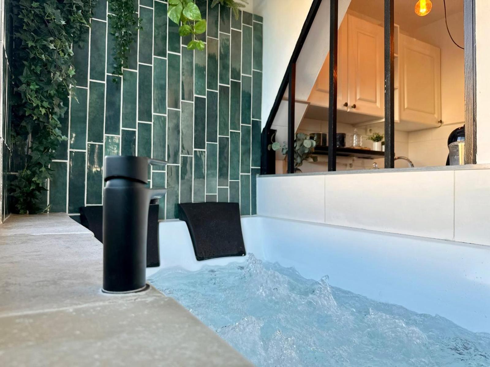 Splendide Loft Jacuzzi Et Cinema - Cap D'Agde Apartment Exterior photo